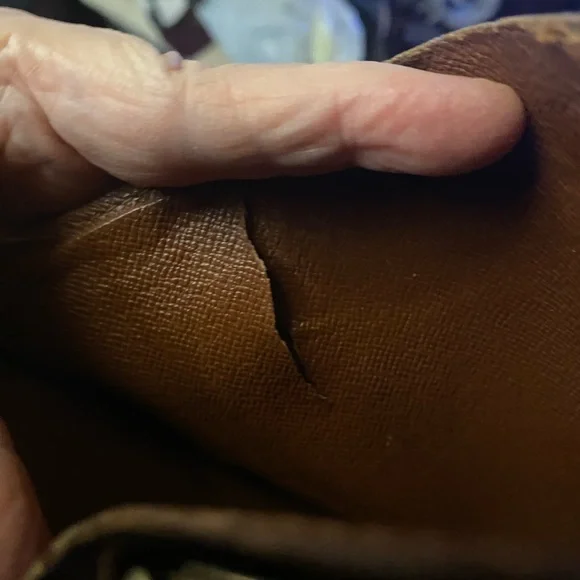 AUTHENTIC Louis Vuitton Monogram Wallet - Picture 7 of 15